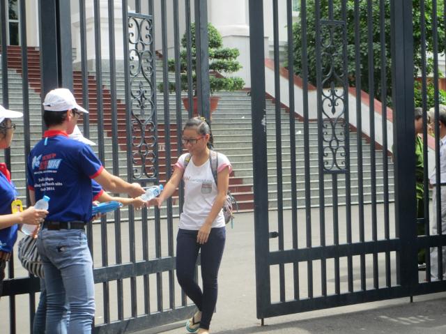 TP.HCM: Thí sinh khó đạt điểm tuyệt đối môn Toán ảnh 2